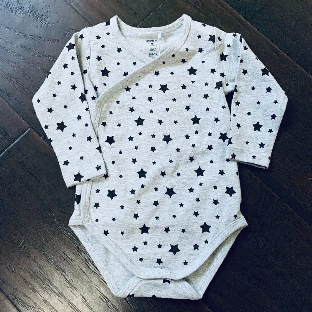 NWT 6-9m. Chicco Mini Black & Grey Stars Side-Snap Baby Onesie Bodysuit